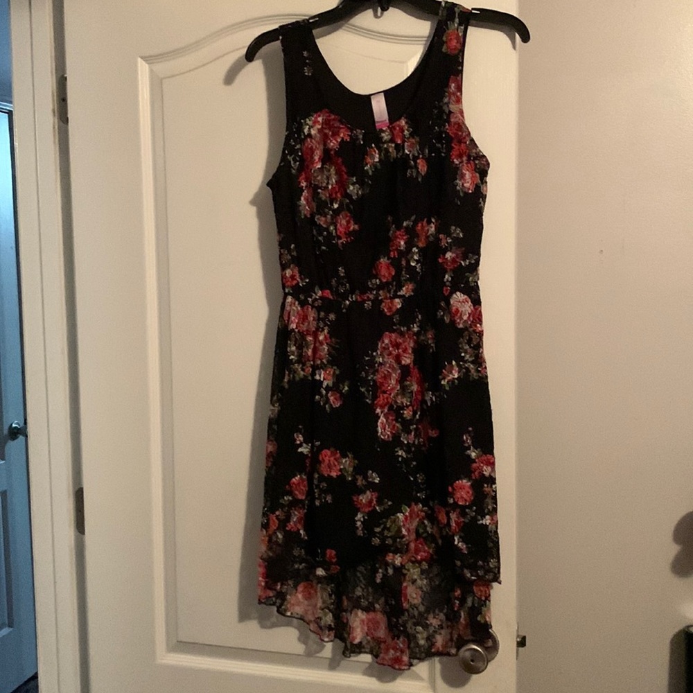 Doesn’t fit me anymore. It was for school pictures and just doesn’t fit anymore.